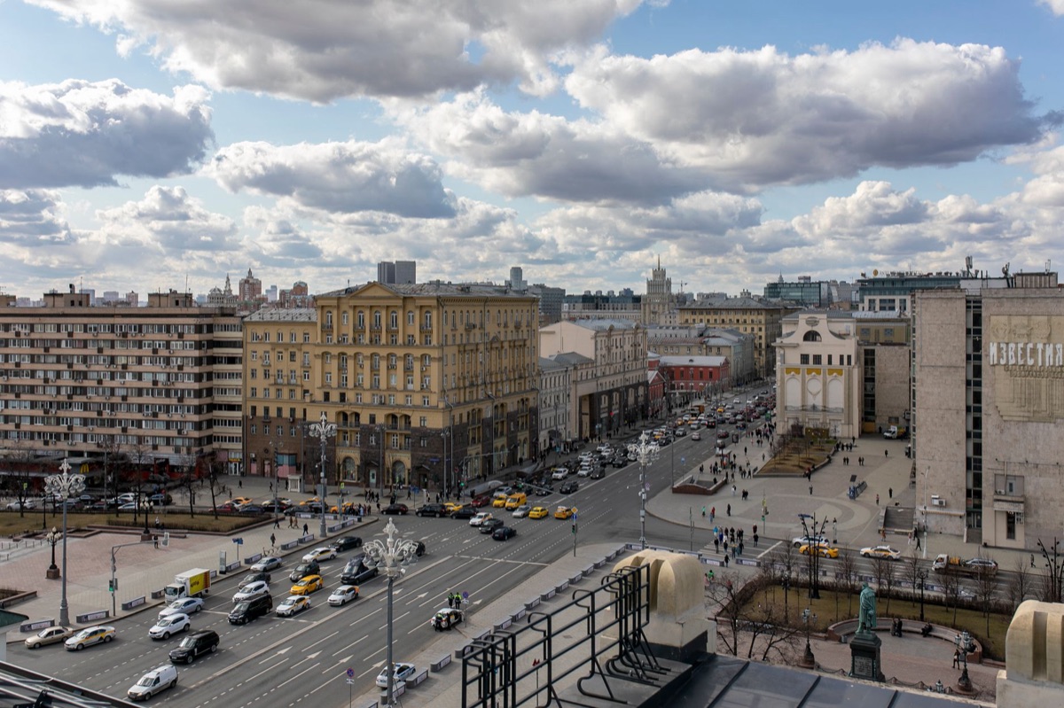 Digital Life in Russia: Navigating Online Sentiment and