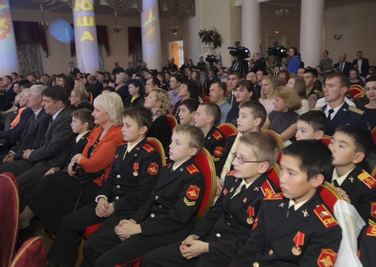 Centro cultural ruso con personas