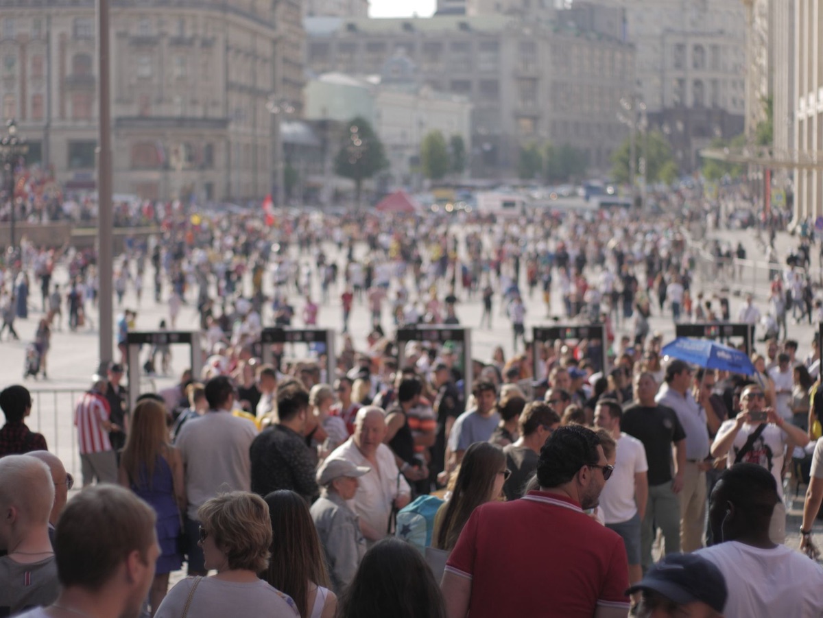 personas con carteles en moscu