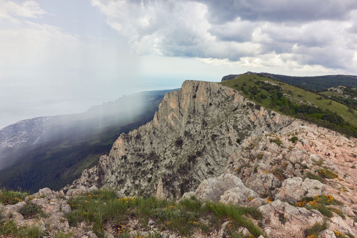 Le terrain des montagnes de Crimée